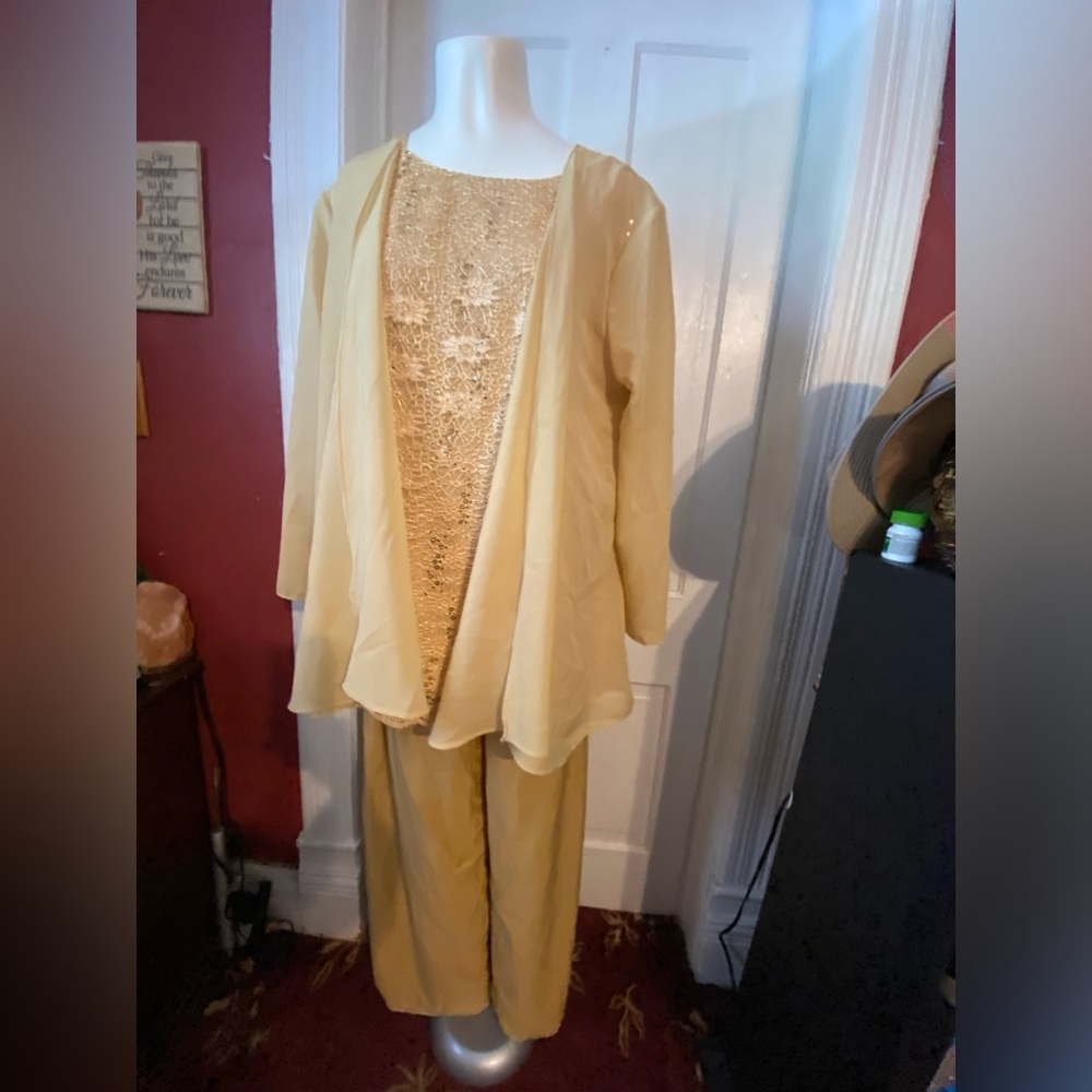 3 pcs. Mother of the bride/grooms outfits size: 16-18
